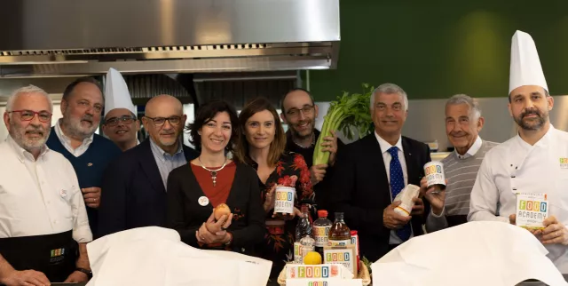 Milano Food City Banco Alimentare Elior piatto circolare