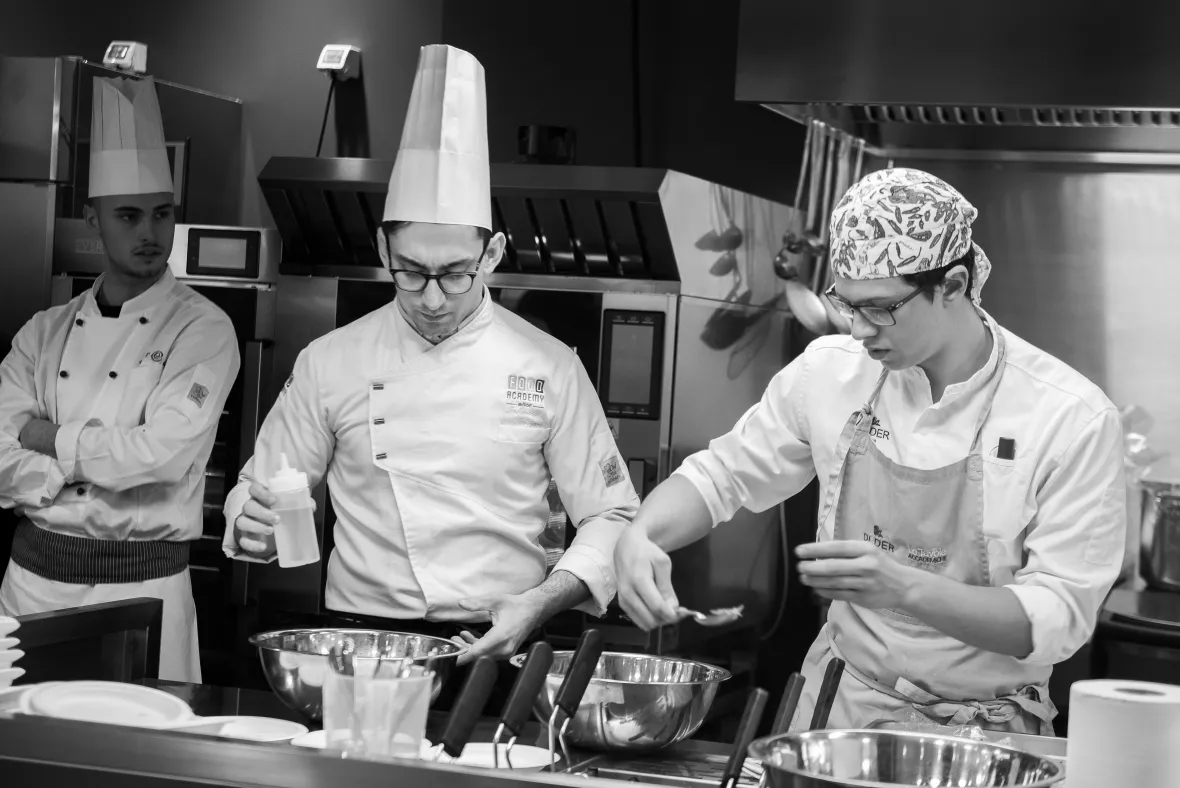 chef Elior e chef UniSG al lavoro presso la Food Academy Elior